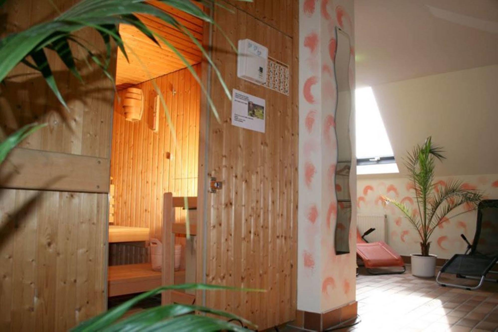 Domino Hotel